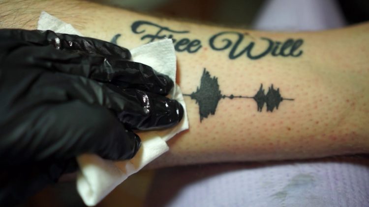 Tattoo Artist Creates "Soundwave Tattoos" That You can Actually Listen to