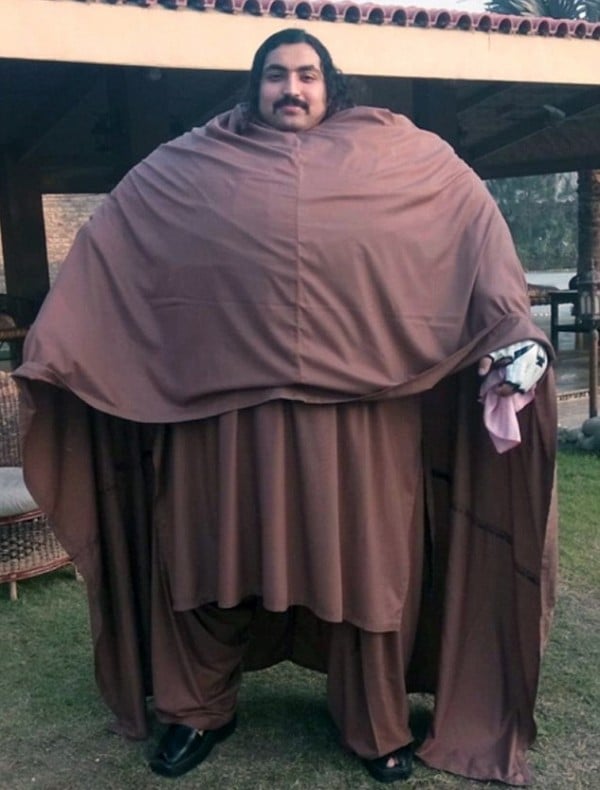 436 Kilogram Pakistani Hulk Claims to Be World's Strongest Man