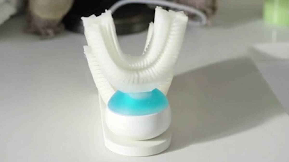 World's First Automatic Toothbrush Takes Brushing Out of the Equation