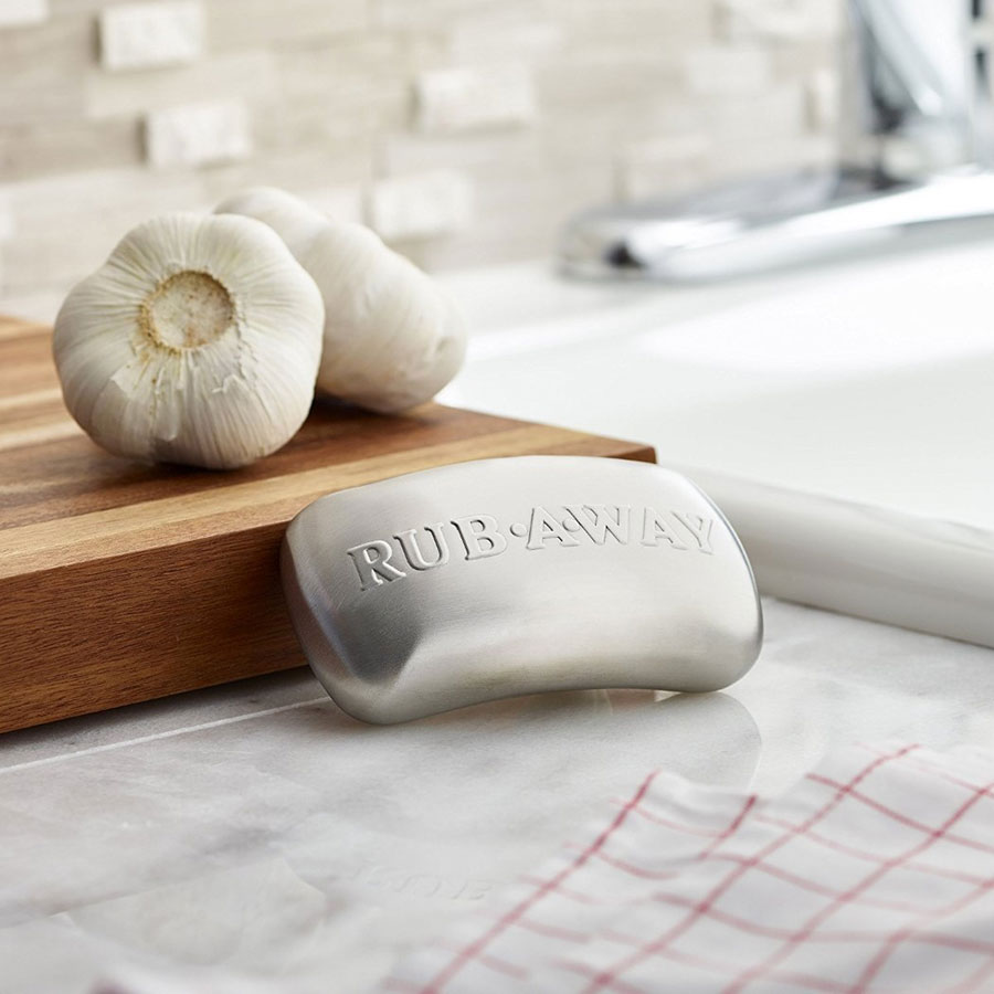 Stainless Steel Bar of Soap Allegedly Removes Nasty Odors Like Garlic