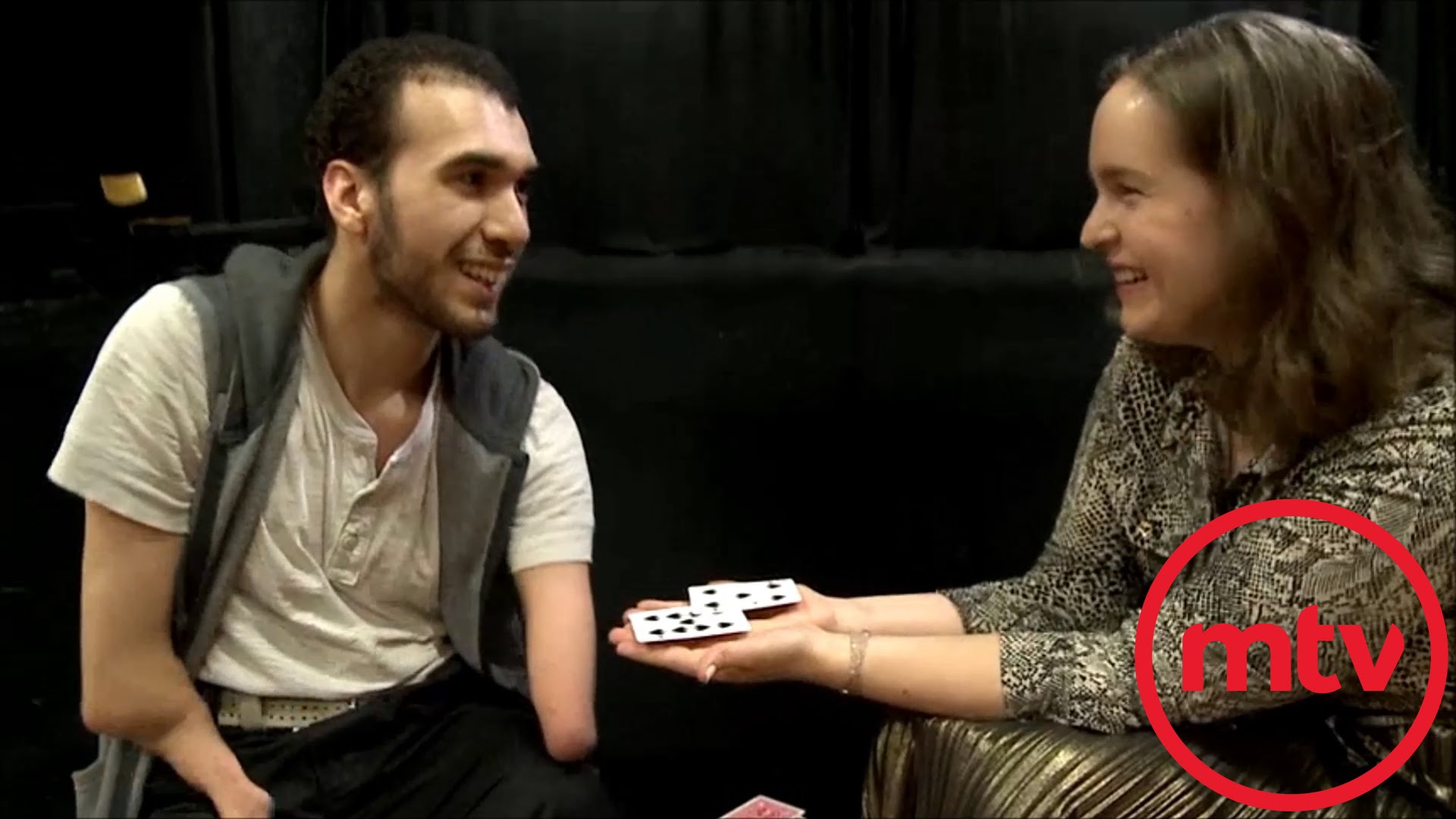 Handless Magician Proves You Don't Need Hands to Master Sleight of Hand