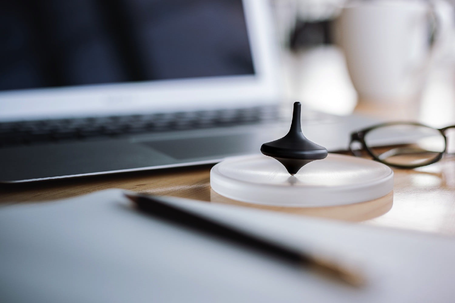 World’s LongestRunning Mechanical Spinning Top Can Spin Continuously