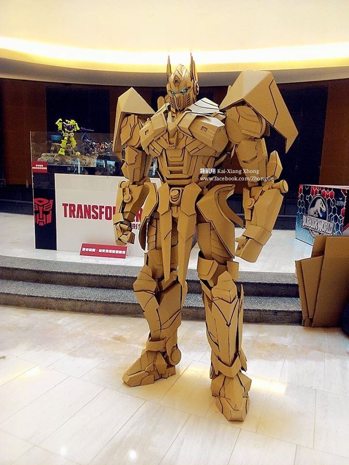 Taiwanese Artist Creates the Most Amazing Cardboard  Sculptures