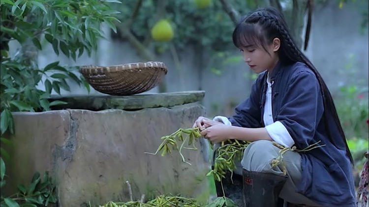 How A Young Chinese Girl Living In Rural China Became An International Internet Sensation