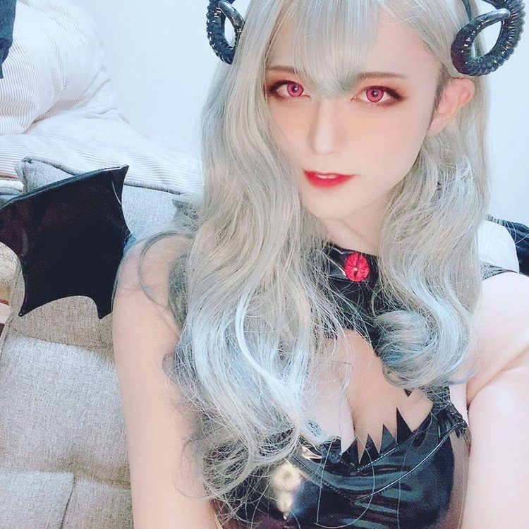 Japanese Trap Cosplay