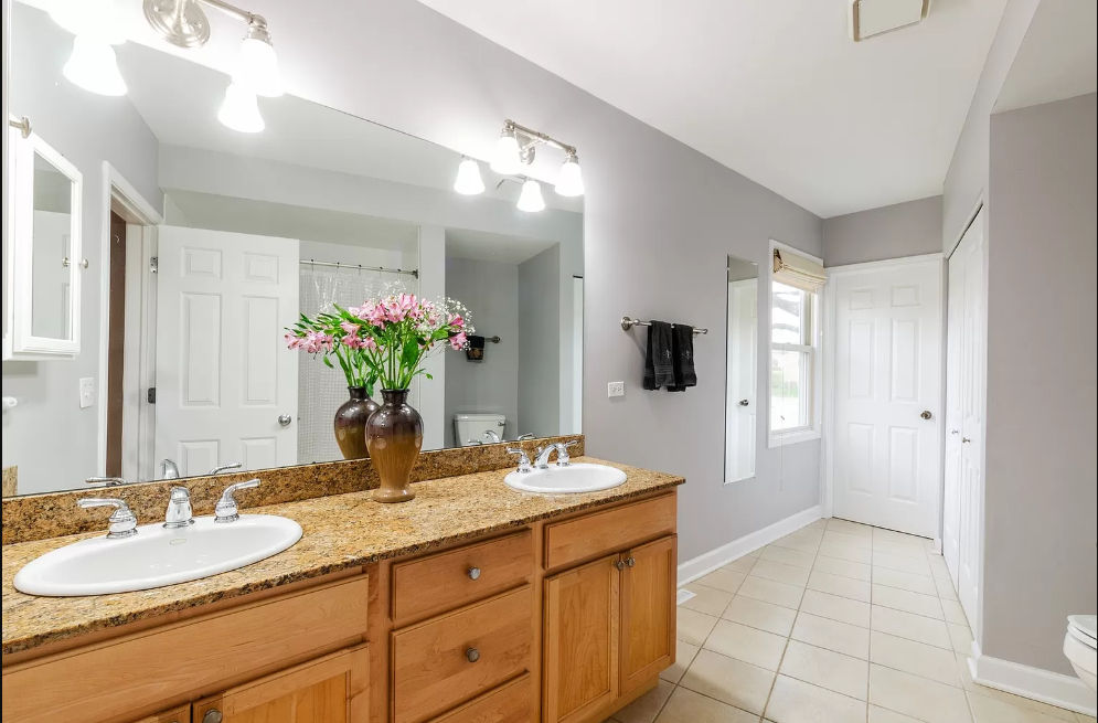 The Famously Narrow 'Pie House' of Deerfield