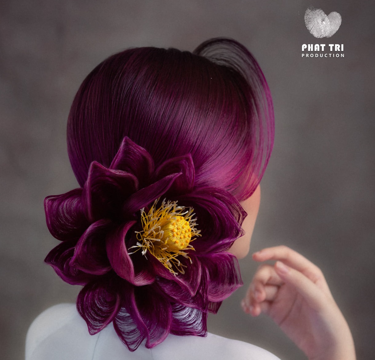 Talented Hairstylist Creates Spectacular FlowerShaped Designs