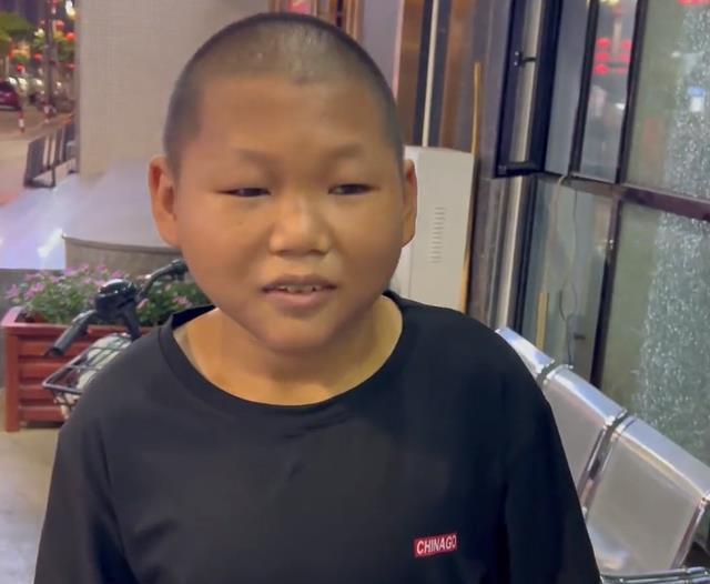 27-Year-Old Man in China Can’t Get a Job Because of His Childish Appearance