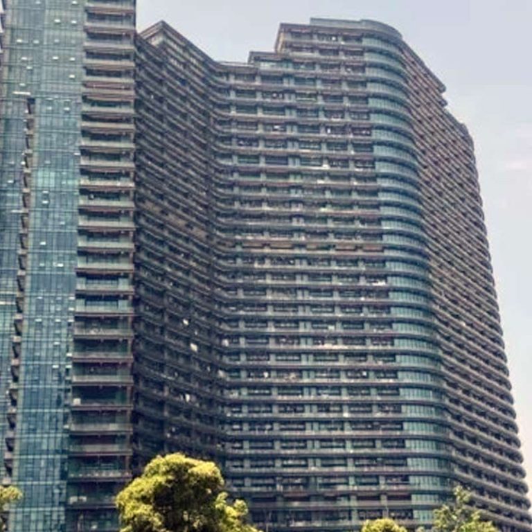 This Colossal Apartment Building Is Home to Around 20,000 People