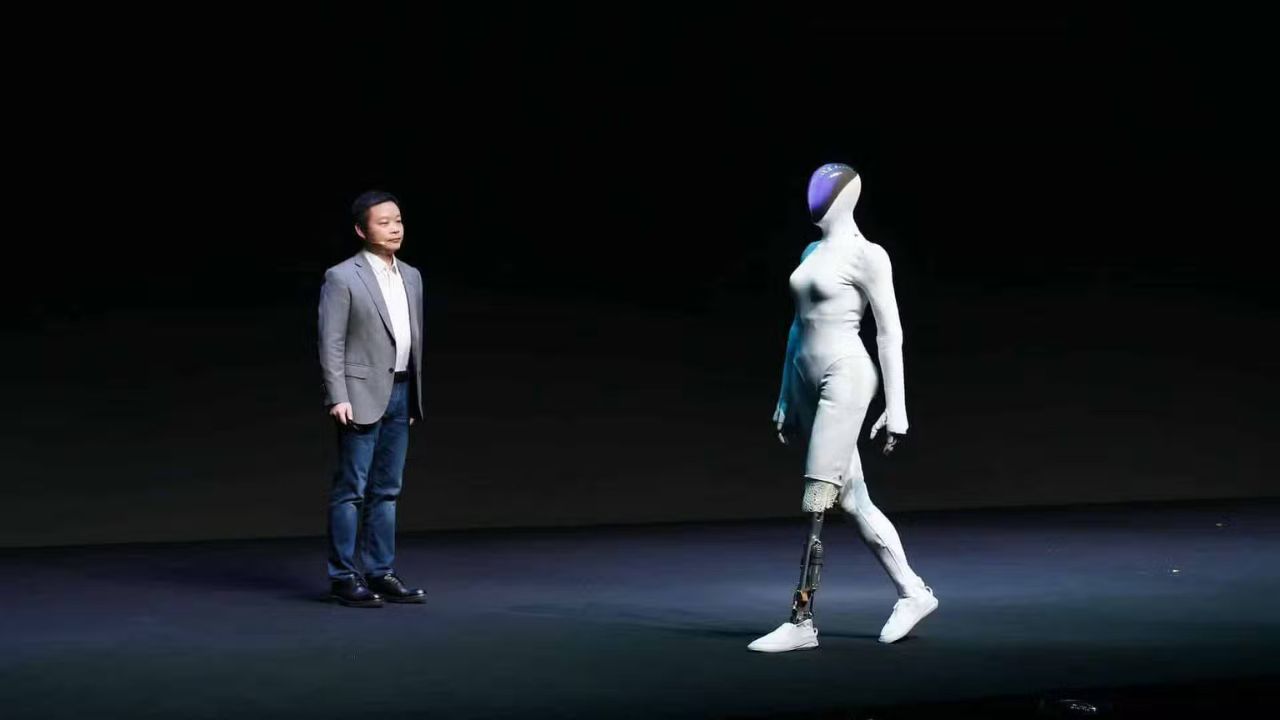 Robotics Company Cuts Open Its Humanoid Robot on Stage to Prove There Is No Human Inside