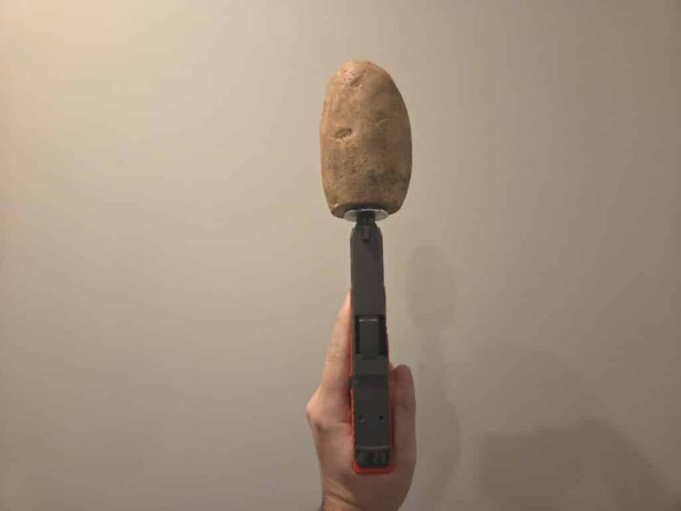 potato-silencer3-750x563 Homem registra batata com sucesso como silenciador funcional de arma